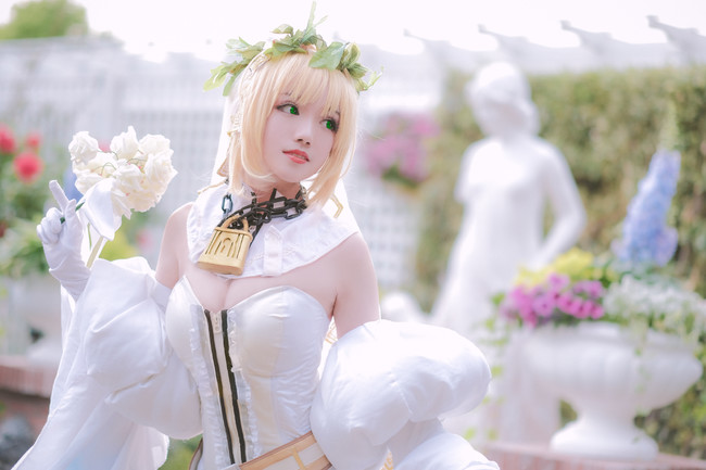 明道异国唱神曲“小苹果” 携手李小冉畅游浪漫巴黎-DB真人官网(图1) DB真人